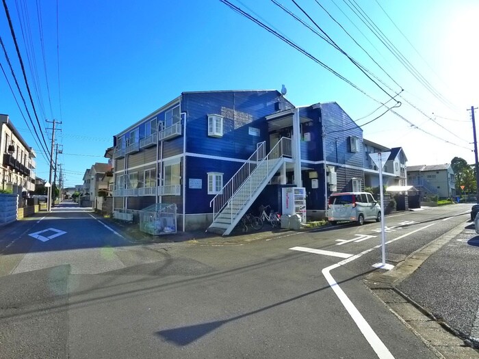 ５１イーストアパートメントの物件外観写真