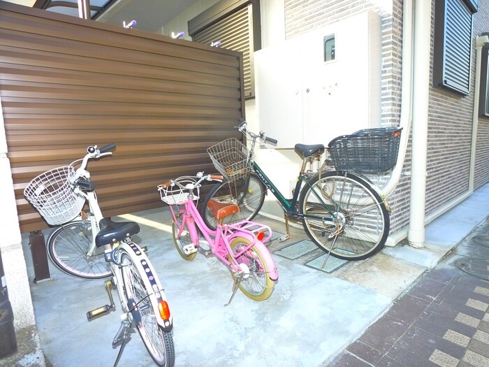 パ－クパレス綾瀬の物件外観写真