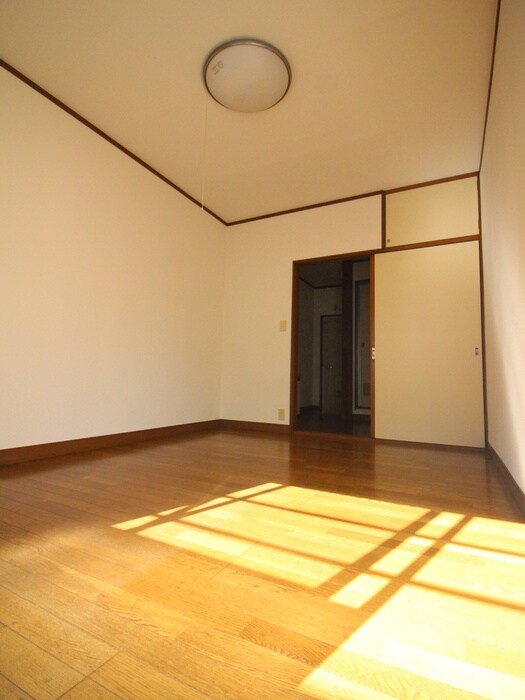 ドゥエルホワイトの物件内観写真