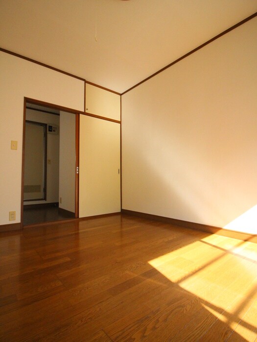 ドゥエルホワイトの物件内観写真