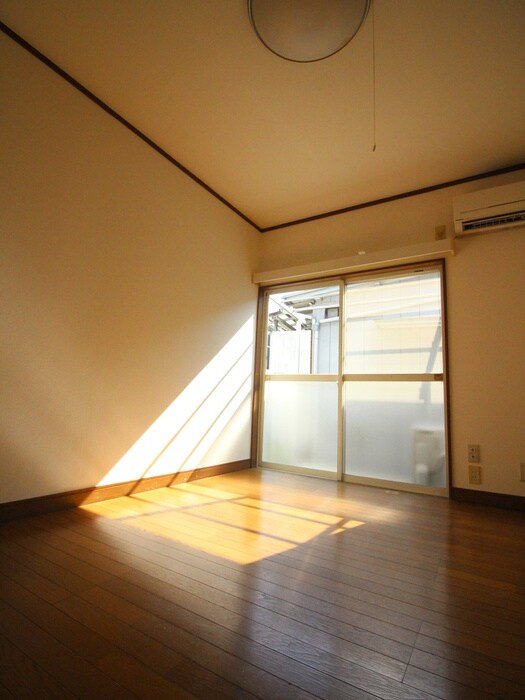 ドゥエルホワイトの物件内観写真