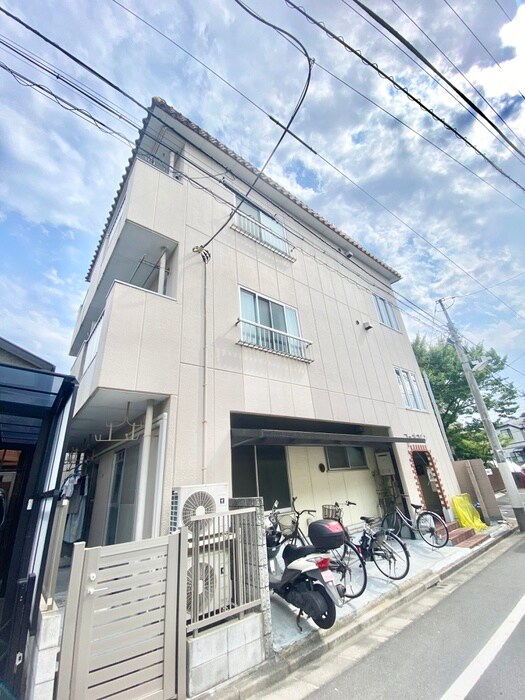 コーポロビンの物件外観写真