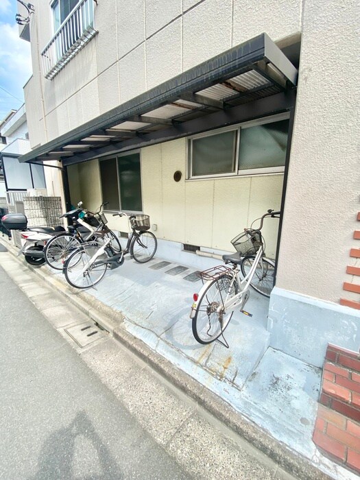 コーポロビンの物件外観写真