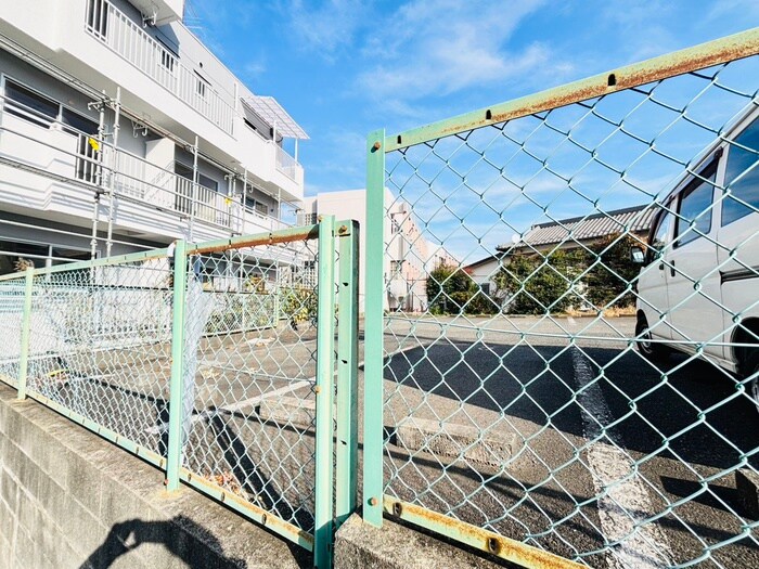 山栄ハイツの物件外観写真