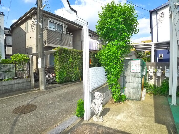 ロジメントアヤの物件外観写真