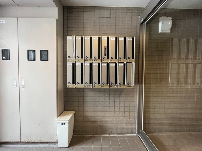 大和商住ビルの物件外観写真