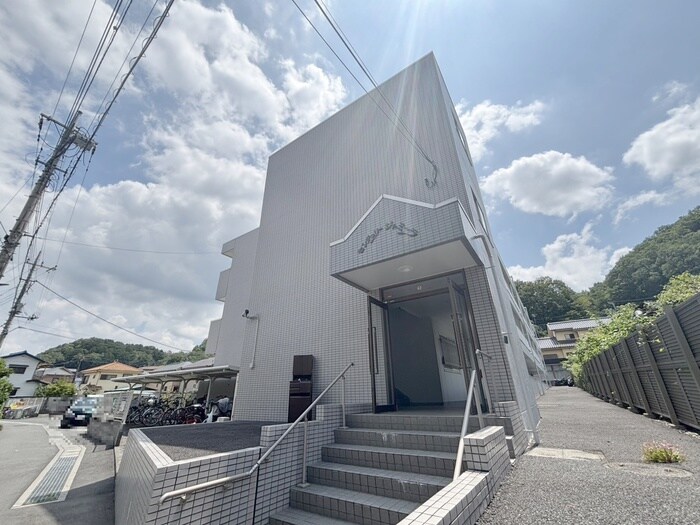 センチュリージャミーラの物件外観写真