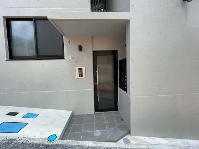 グランパークス本郷の物件外観写真