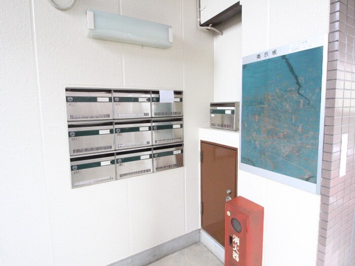 スクエア尾崎の物件外観写真