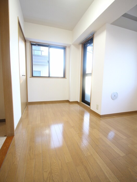 スクエア尾崎の物件内観写真