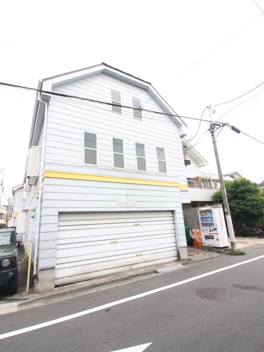 ＦＬＡＴ  ３－２８の物件外観写真