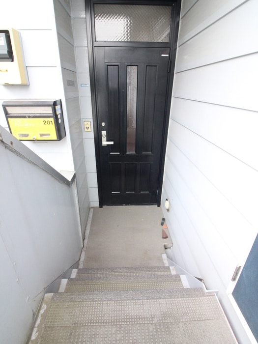 ＦＬＡＴ  ３－２８の物件外観写真