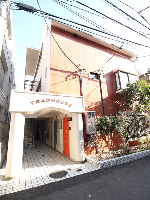 トラッドハウスの物件外観写真