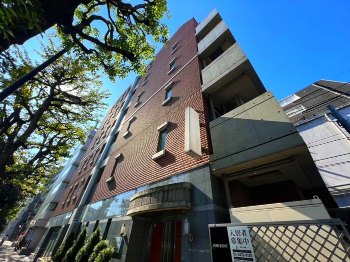 NY大和マンションの物件外観写真