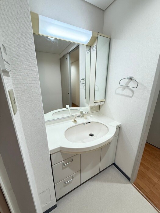 ベルヴィ能見台A棟の物件内観写真