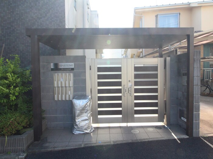 サントル上北沢の物件外観写真