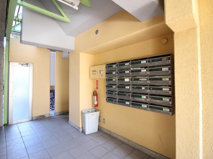 レジデンスオ－クの物件外観写真