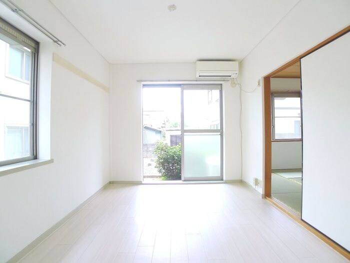 メゾンコムラの物件内観写真