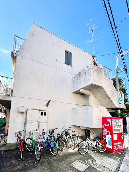 ウィリアムヒルズ新都心の物件外観写真