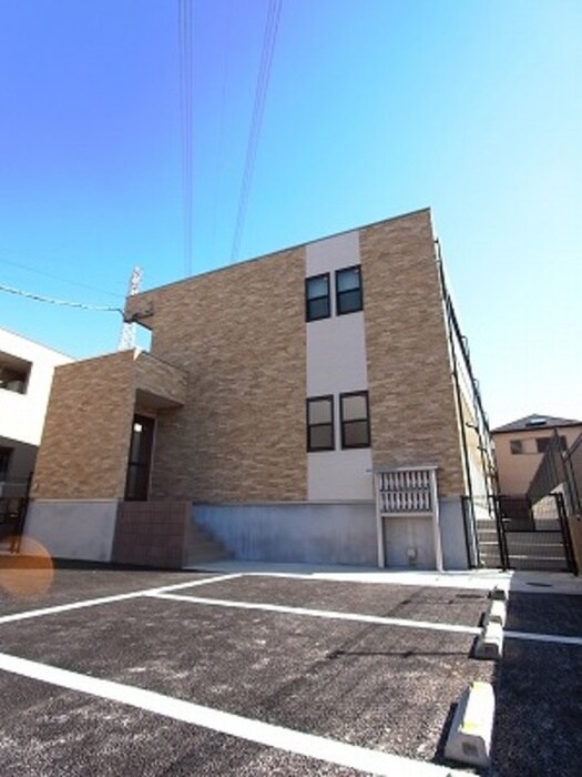 リブリ・クレラーレの物件外観写真