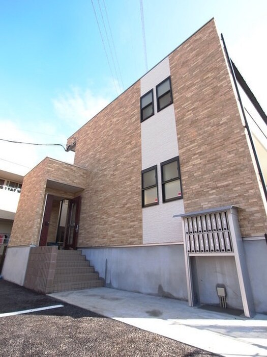 リブリ・クレラーレの物件外観写真