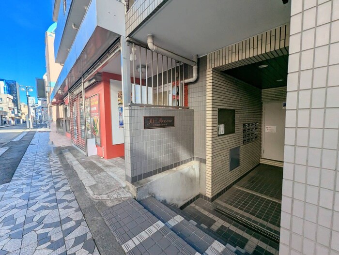 フロ－ラルマンションの物件外観写真