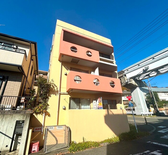 ウインドスペイスの物件外観写真