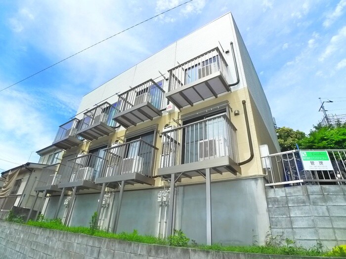 アーバンヒムス三山の物件外観写真