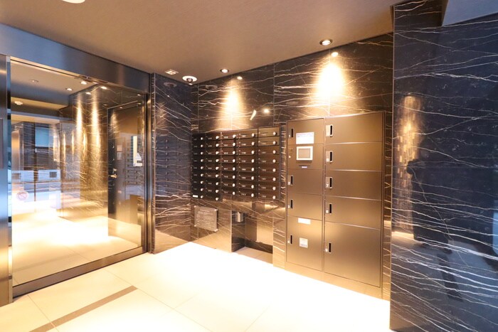 S-RESIDENCE神田avanceの物件外観写真