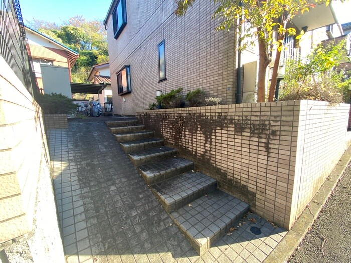 ガ－デンホ－ムズ小机の物件外観写真