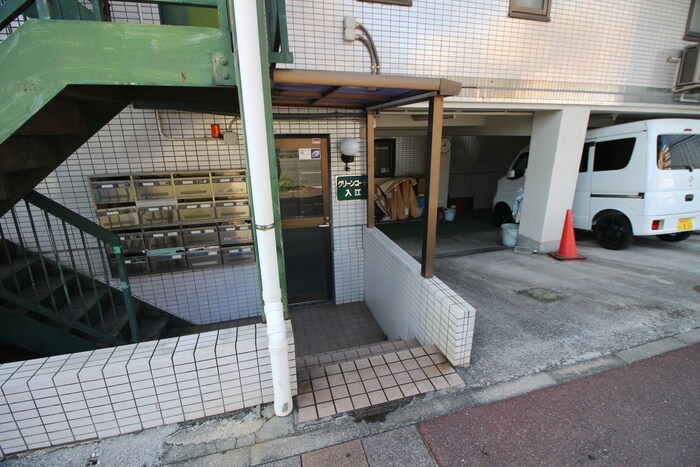 グリーンコーポ入江の物件外観写真