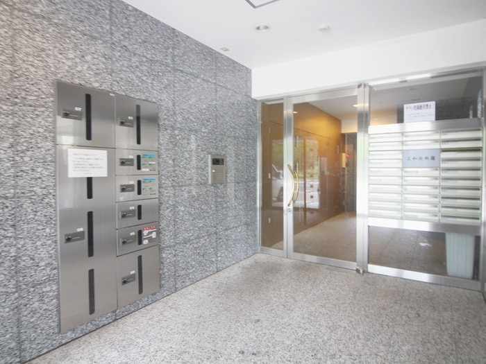 三和北新宿の物件外観写真