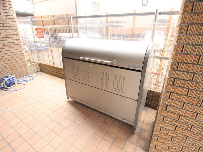 岡崎ビルの物件外観写真