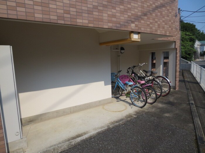 カ－サ百合丘の物件外観写真