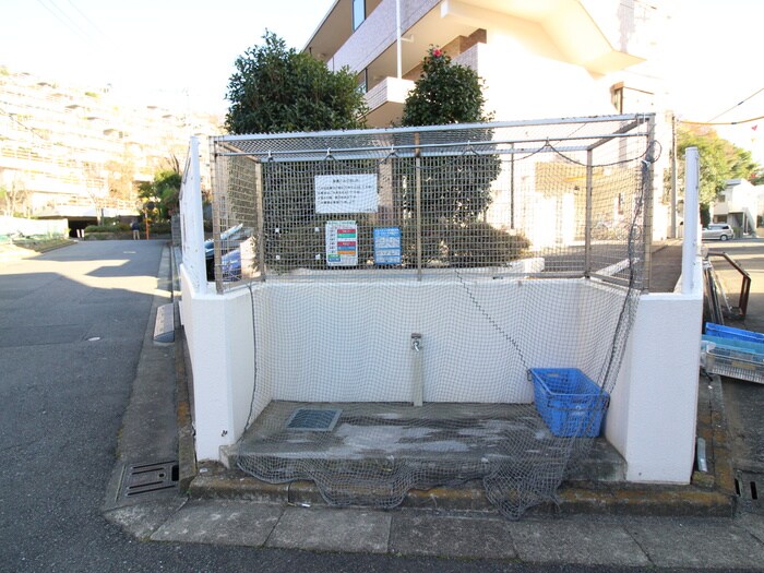 カ－サ百合丘の物件外観写真