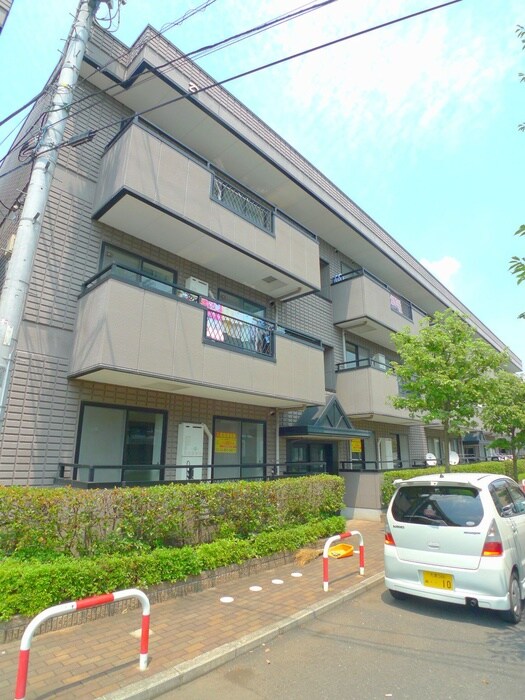 ＣＯＵＲＴ－ＹＡＲＤ三橋公園Ｄの物件外観写真