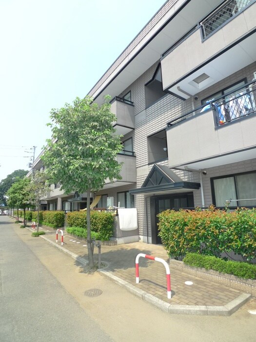 ＣＯＵＲＴ－ＹＡＲＤ三橋公園Ｄの物件外観写真