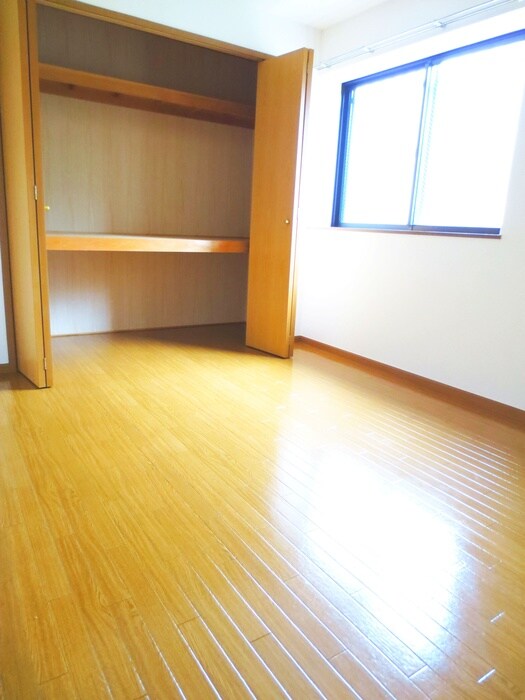 ＣＯＵＲＴ－ＹＡＲＤ三橋公園Ｄの物件内観写真