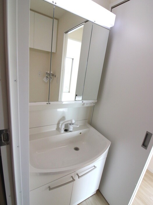 ONE ROOF FLAT TOGOSHIの物件内観写真