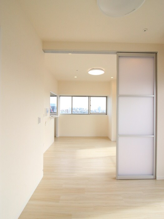 ONE ROOF FLAT TOGOSHIの物件内観写真