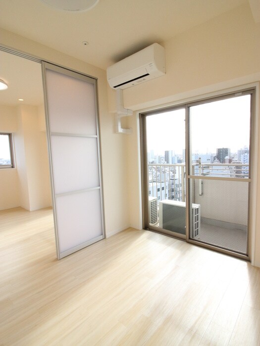 ONE ROOF FLAT TOGOSHIの物件内観写真