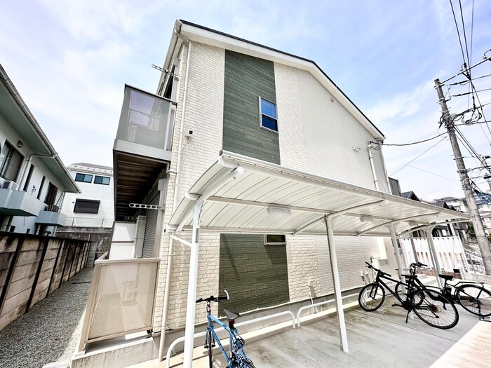 アムール白楽の物件外観写真