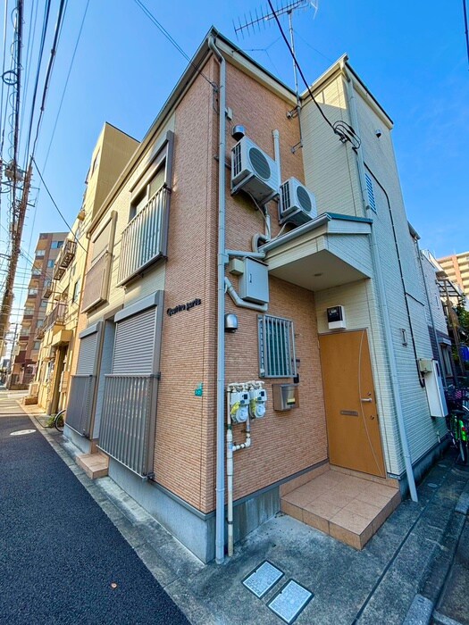 クワトロポルテの物件外観写真