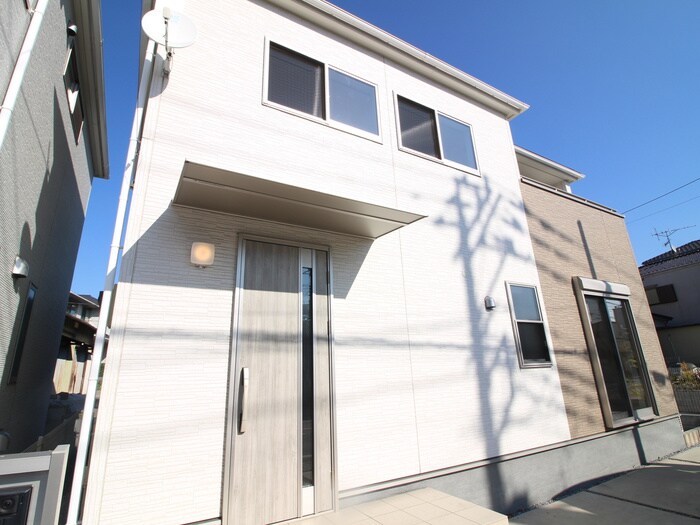 マイホームネクスト鷹野2号棟の物件外観写真