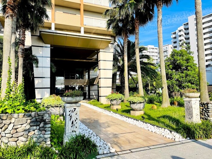 ロイヤルパークス新田の物件外観写真