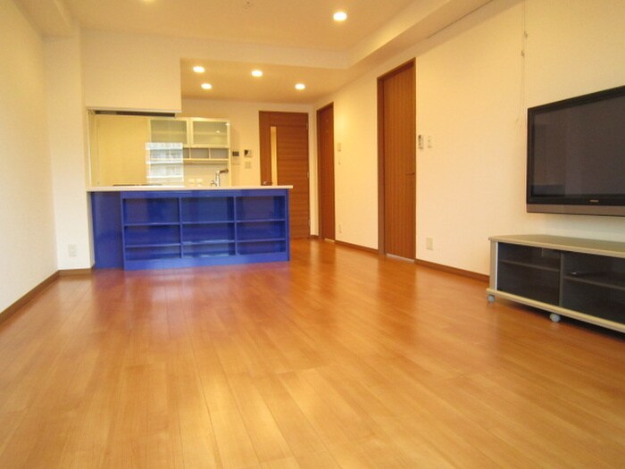 ロイヤルパークス新田の物件内観写真