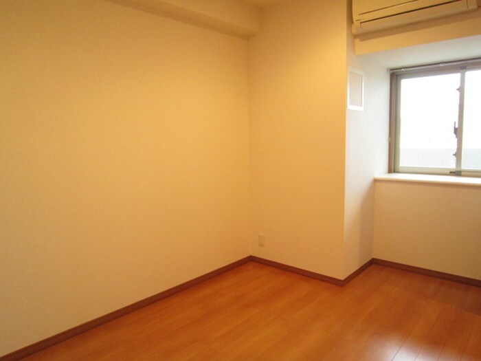 ロイヤルパークス新田の物件内観写真