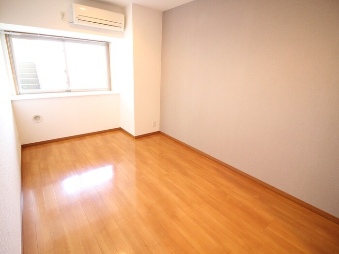 ロイヤルパークス新田の物件内観写真