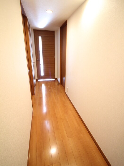 ロイヤルパークス新田の物件内観写真