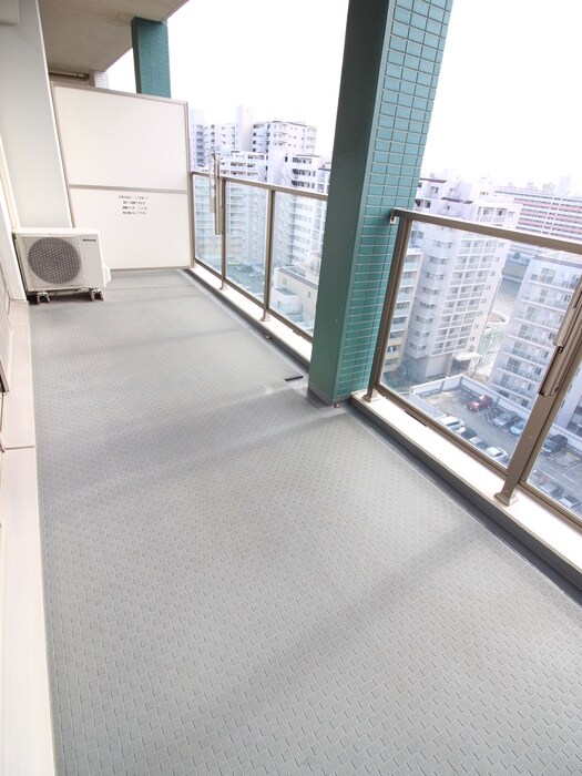 ロイヤルパークス新田の物件内観写真